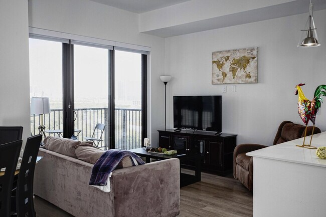 6803 Staffordshire Crescent unit ID1359156P, Houston, TX 77030 - photo 5