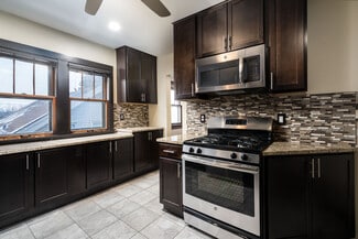 1298 N 68th St Unit Upper, Wauwatosa, WI 53213