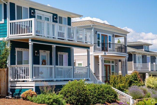 A Row Of Beautiful homes in Ruston