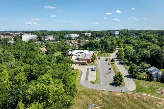 Woodland Elementary School is a well rated public school in Morristown, NJ.