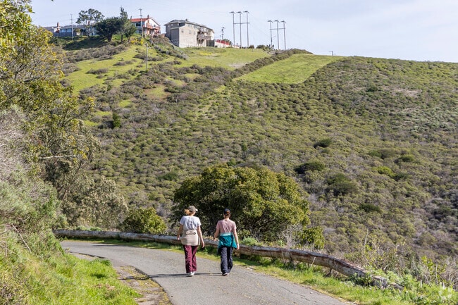 Sweeney Ridge Trail connects Portola Highlands to the San Andreas Lake.