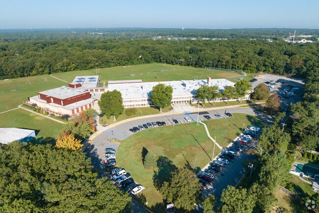 NID 507930 Great Hollow Middle School in Nesconset sits off of Southern Blvd south of Route 347.