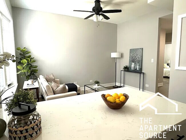 3837 N Wilton Ave unit 2, Chicago, IL 60613 - photo 6