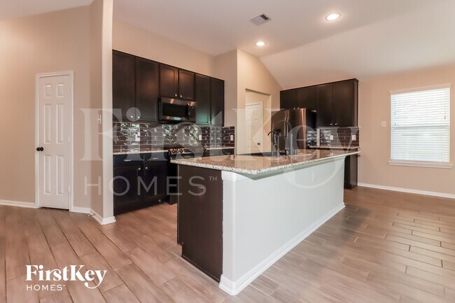 13521 Emerald Mallard Dr, Texas City, TX 77568 - photo 7