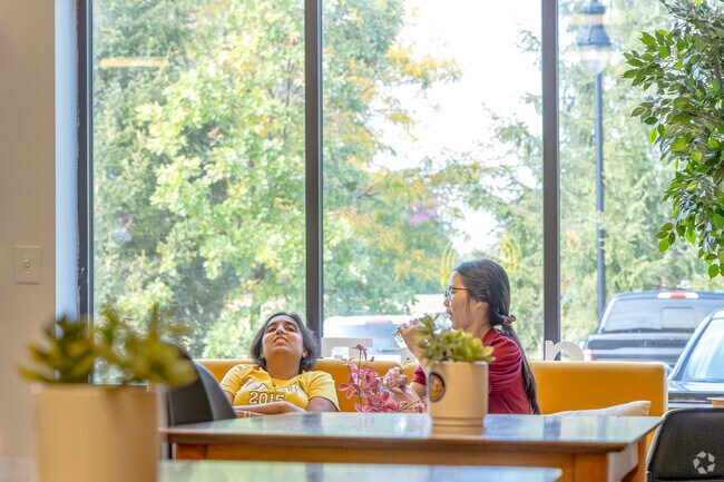 Rose Hill Farm residents spend a relaxing afternoon at Smile Korean Boba and Snack Bar.