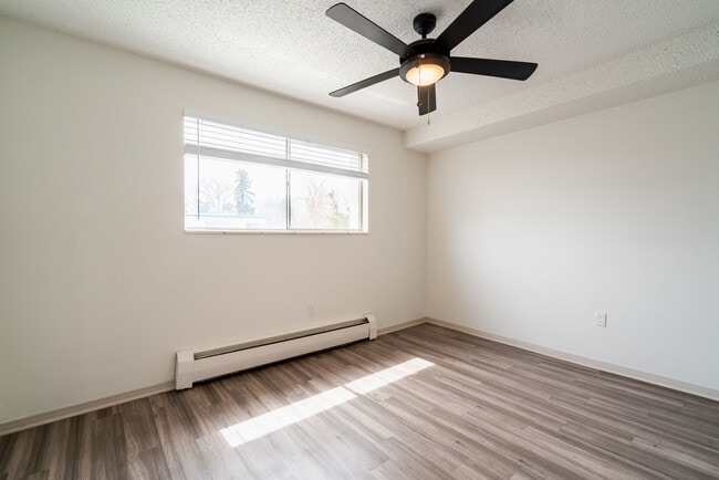 Postmark at Littleton, Littleton, CO 80120 - photo 5