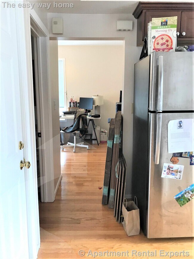 277 Putnam Ave unit 3, Cambridge, MA 02139 - photo 4