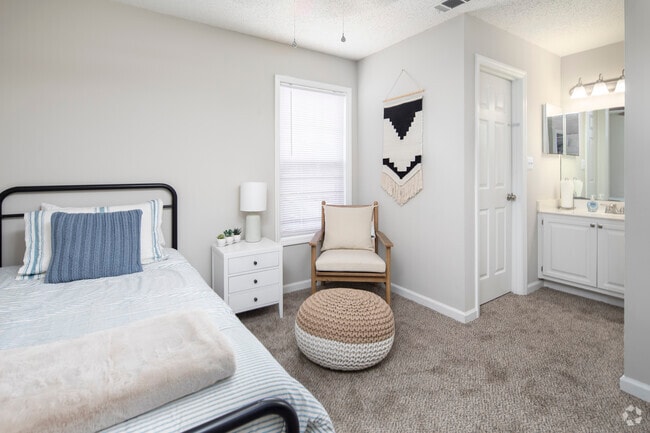 University Corners - Bedroom