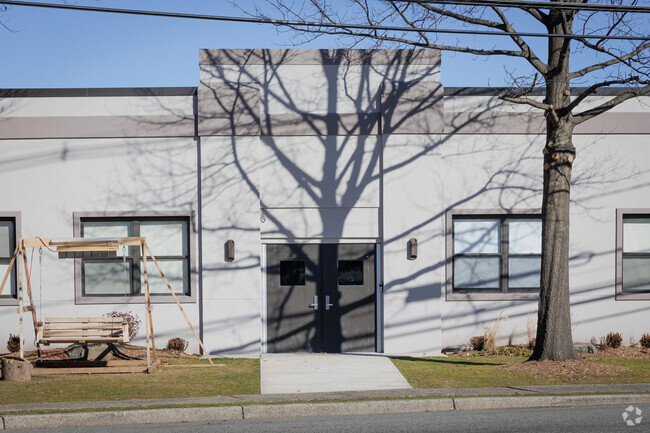 Yeshiva Ohr Hatalmud in Englewood, NJ has a student-teacher ratio of 5 to 1.