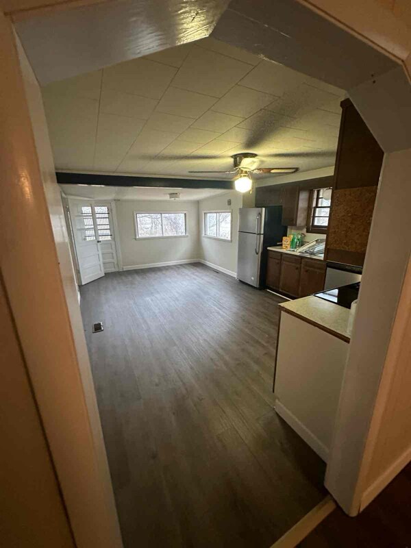 713 Pine St, Paris, TN 38242
