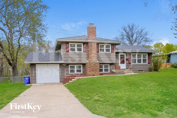 10606 W 71st Place, Shawnee, KS 66203 - photo 1