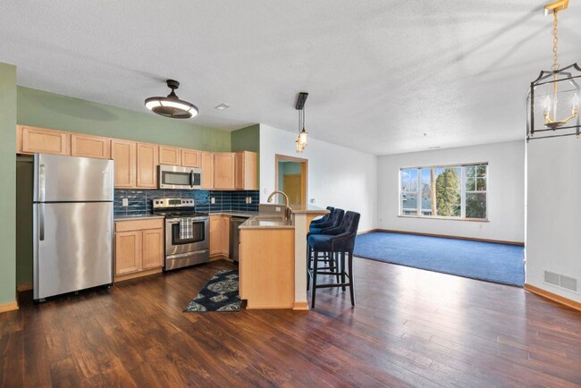 10900 W Bluemound Rd unit 113, Milwaukee, WI 53226 - photo 4