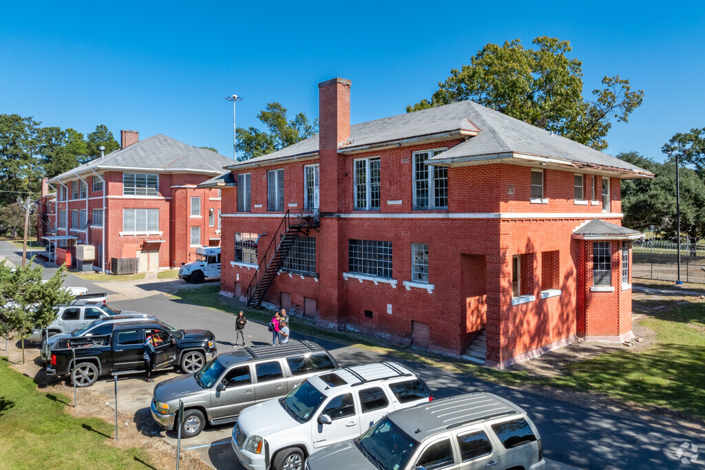 Southside Alternative is an all grades school servicing Southside Riverfront.