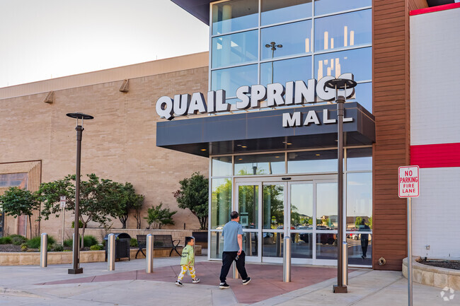 Located 8 miles from Swan Lake, Qual Springs Mall is a favorite shopping center for locals.