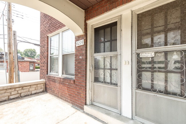 4214 Neosho St unit 1E, Saint Louis, MO 63116 - photo 4