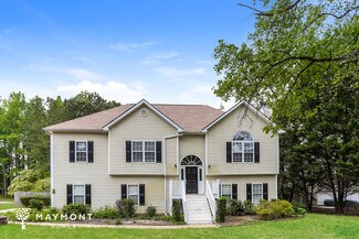 70 Woodlake Dr, Newnan, GA 30265