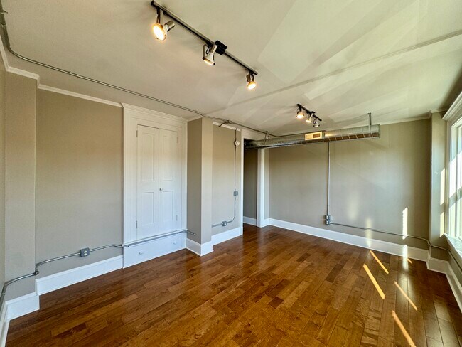 92 S Main St unit 304, Wilkes Barre, PA 18701 - photo 5