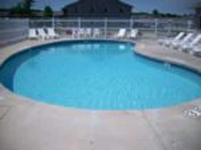 South Point Apartment, Baraboo, WI 53913 - photo 5