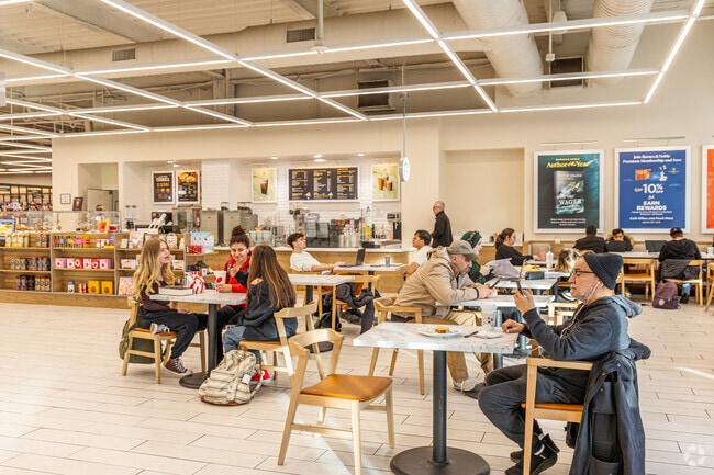 Barnes&Noble Café is very popular in New Springville.