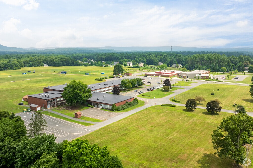 Granby Junior/Senior is a public school located in Granby which is in a fringe rural setting.