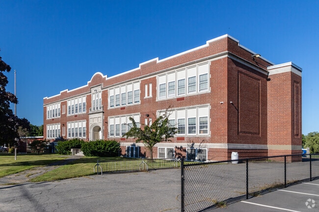 The Fairmount School serves area students in grades 4-5.