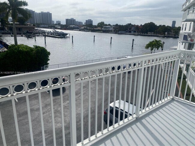 Chelsea Bayview unit OCEAN VIEW, Hallandale Beach, FL 33009 - photo 5