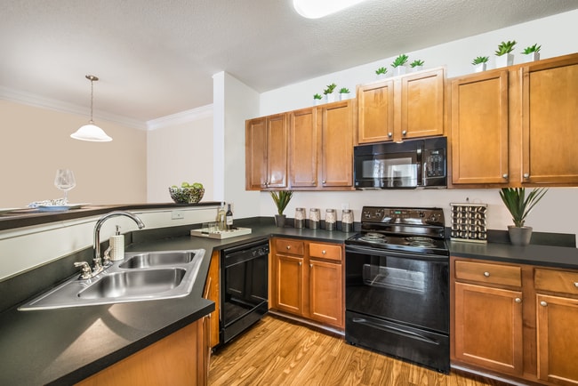 Walden at Chatham Center, Savannah, GA 31405 - photo 6