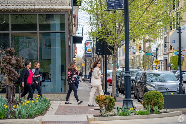 Cambridge Estates is a short distance from downtown Lafayette, and all that it provides.