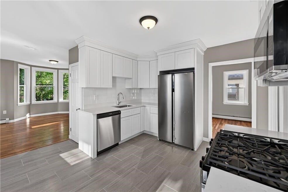 55 Warren St unit 1, Providence, RI 02907 - photo 1