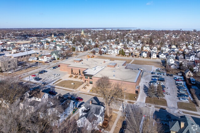 Chegwin Elementary School in Fond Du Lac is near the downtown.