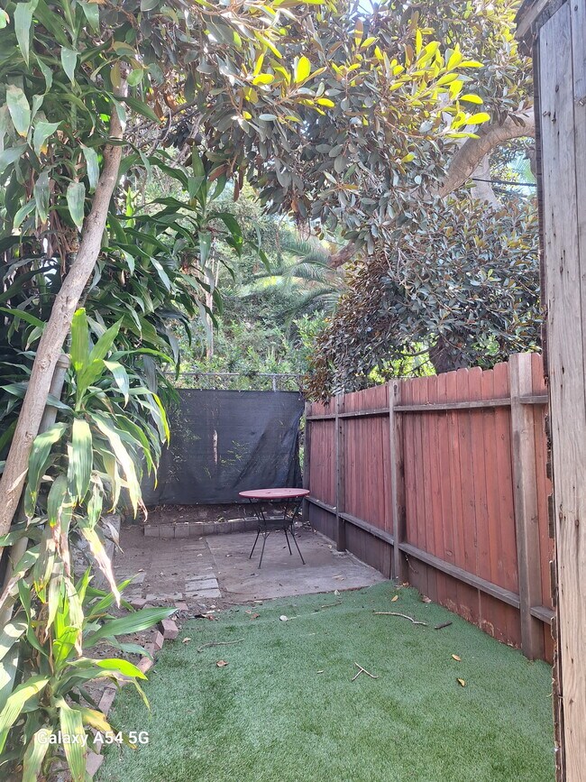 942 N Sweetzer Ave, West Hollywood, CA 90069 - photo 6