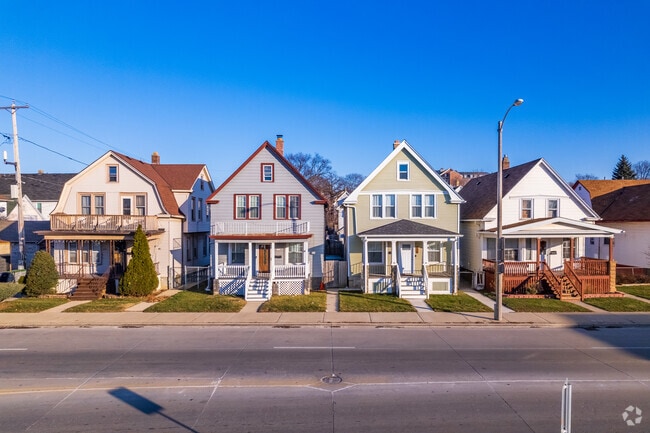 Some older Burnham Park homes have covered porches.