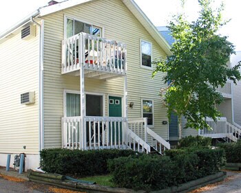 423 W Doty St unit 2, Madison, WI 53703 - photo 2