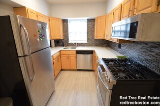 170 Lake Shore Rd Unit 2, Boston, MA 02135