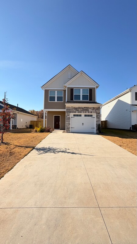 1428 Donhill Dr, Greer, SC 29651