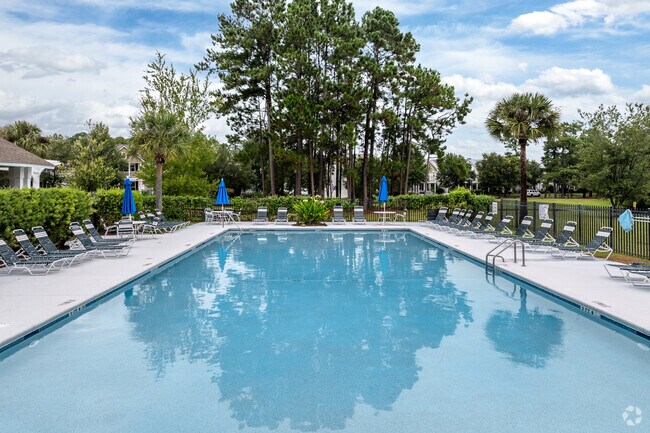 Bluffton Park residents have access to the community pool.