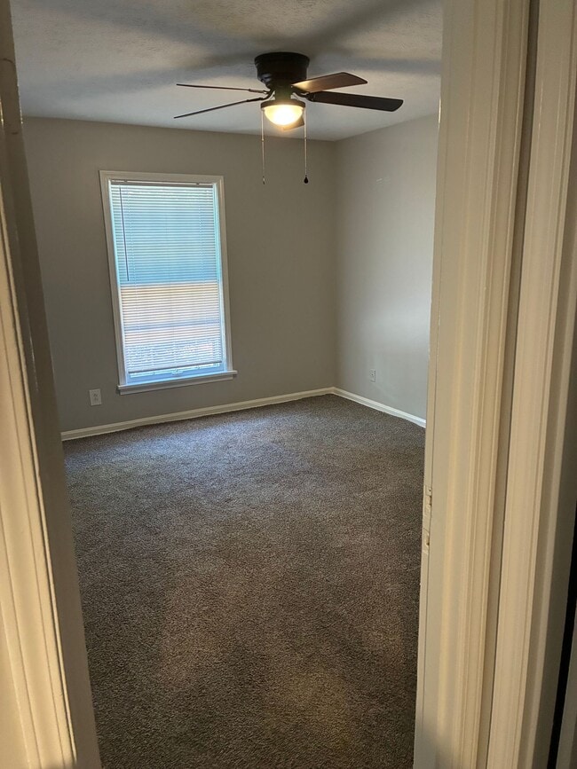 Minor Lane, Louisville, KY 40219 - photo 6