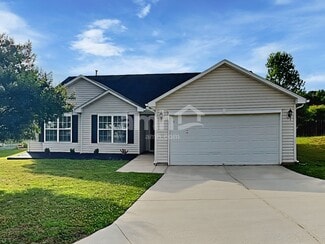 218 Bellport Dr, Greenville, SC 29607