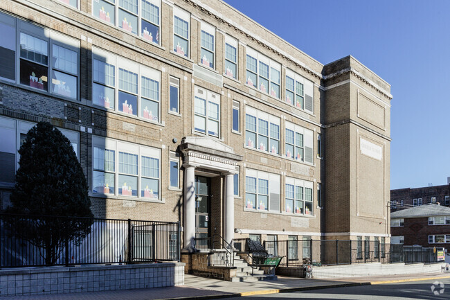 9% of students at Lincoln School in Fairview, NJ are proficient in math.