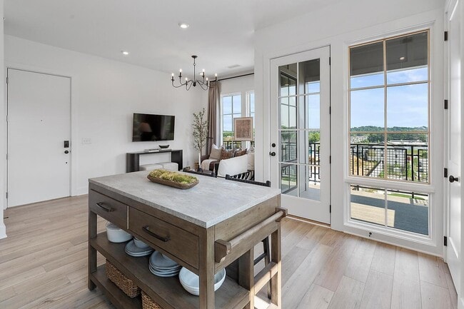 Longreen - Stack Residence unit 2, Atlanta, GA 30318 - photo 3