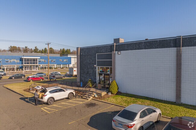 Discover Salma Khatoon Academy at 131 Leeder Hill Dr, Hamden, CT 06517.