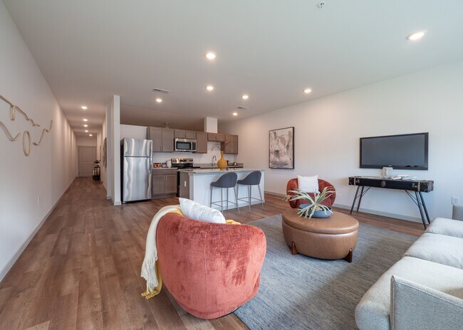 The Row on Merchant, Springdale, OH 45246 - photo 6