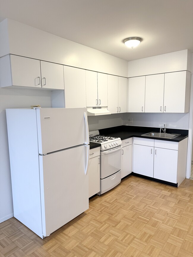 1829 26th Ave Unit 3, Astoria, NY 11102