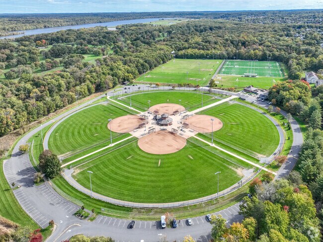 Potomack Lakes Sportsplex has 4 baseball fields for practices and games in Cascades.