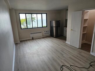 11720 Edgewater Dr Unit 411, Lakewood, OH 44107