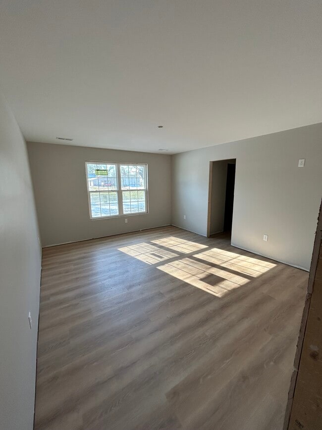 304 Jennifer, Germantown, IL 62245 - photo 3