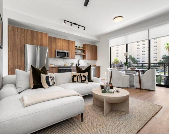 11285 Biscayne Blvd unit 811, Miami, FL 33181 - photo 3