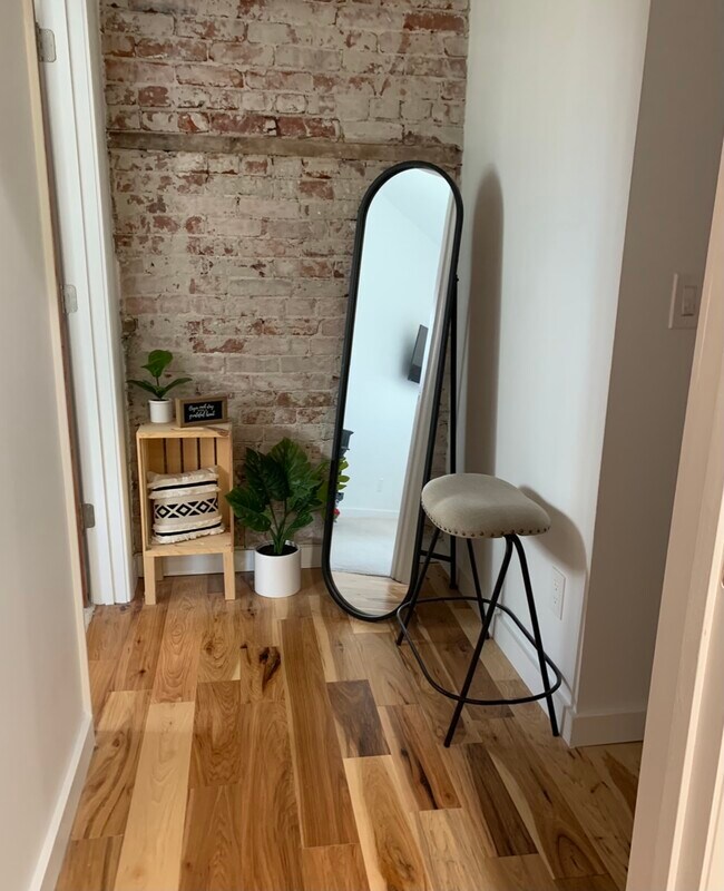 201 North Ave unit 2nd floor, Millvale, PA 15209 - photo 4