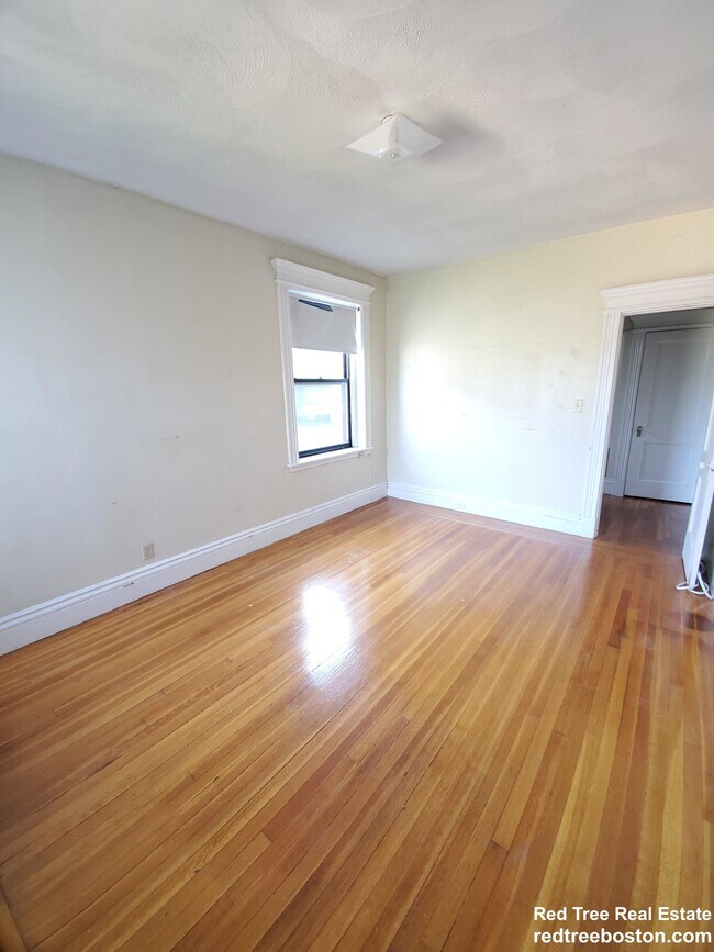 1688 Beacon St unit 20, Brookline, MA 02446 - photo 5