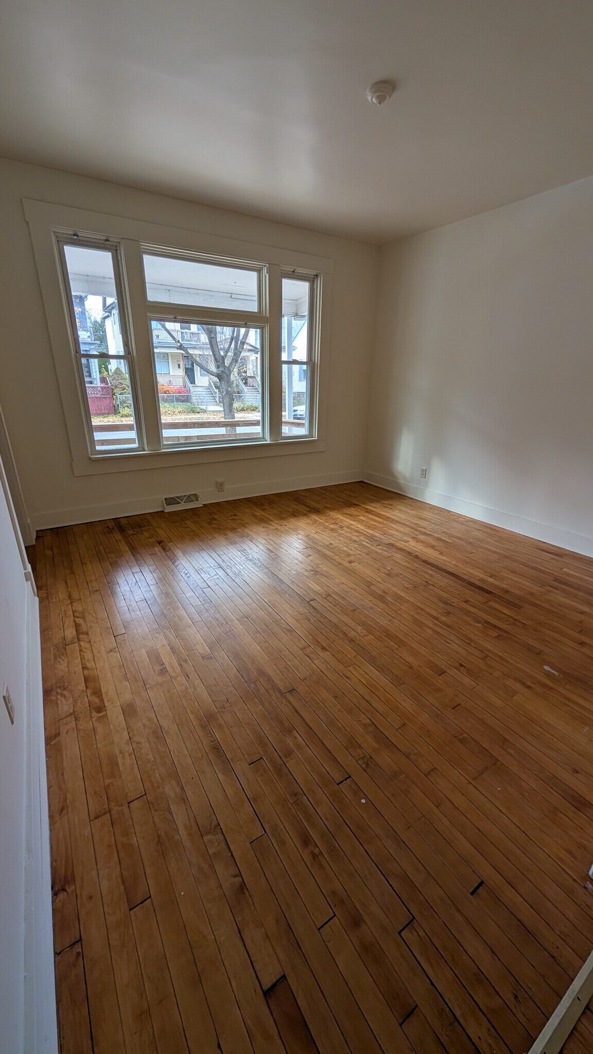 3210 N Richards St, Milwaukee, WI 53212 - photo 1